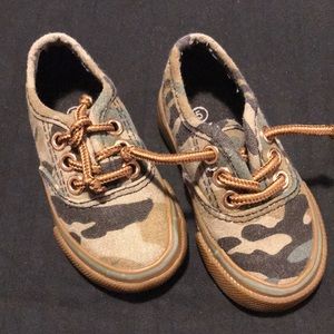 US Sports Size 5 Camo Sneaker